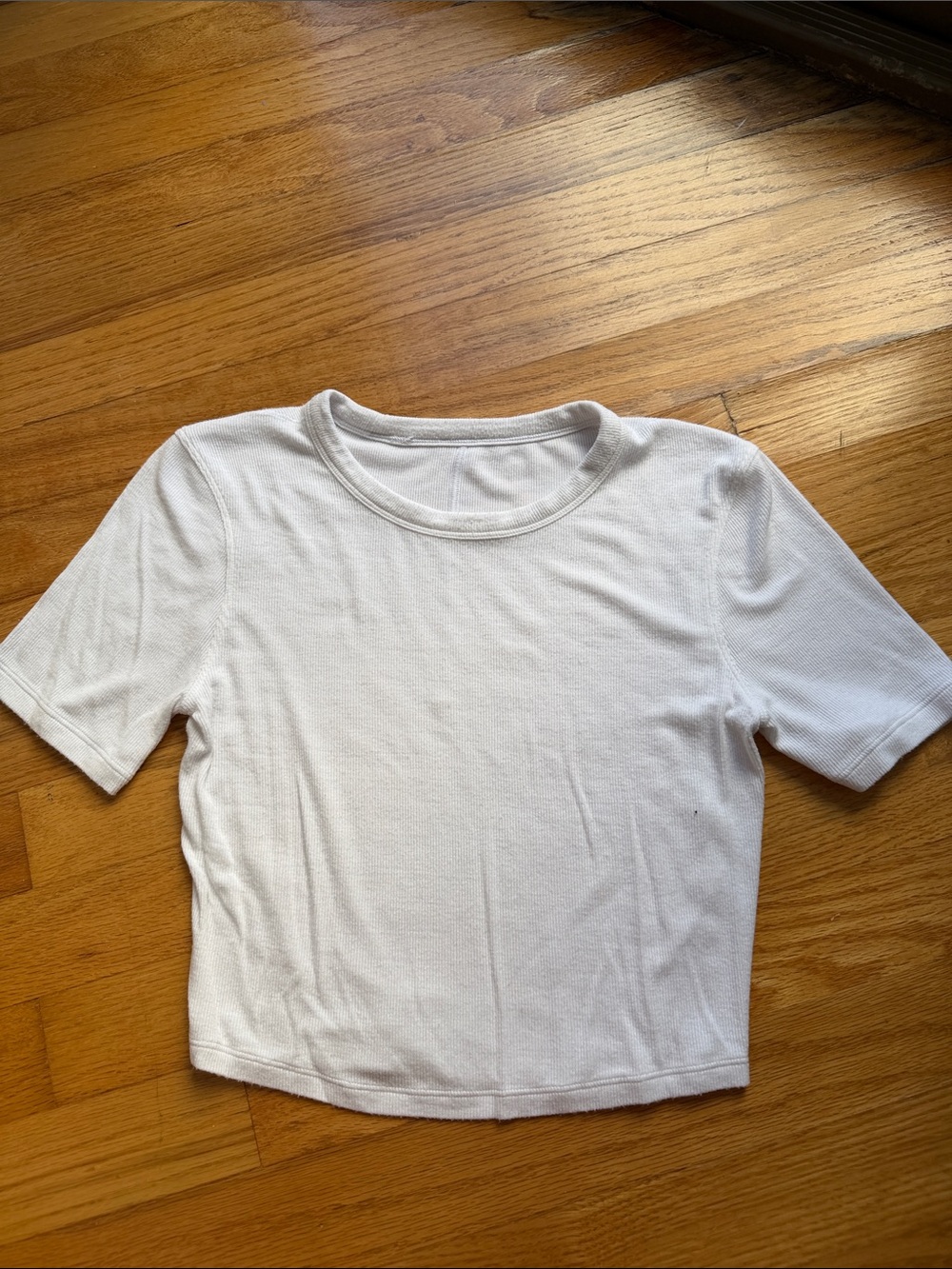 Lululemon Hold Tight white cropped Short-Sleeve Top